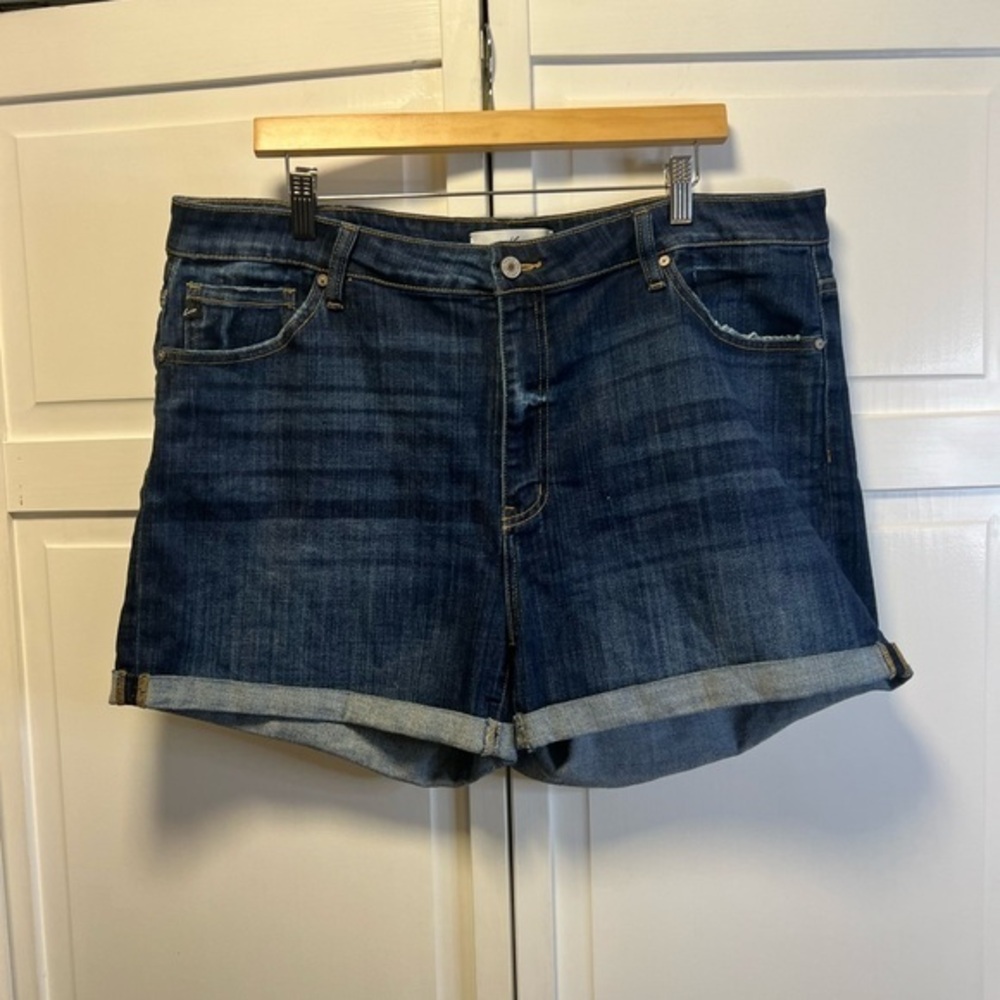 KanCan Women’s Jean Shorts Size Women’s 3XL Color Blue